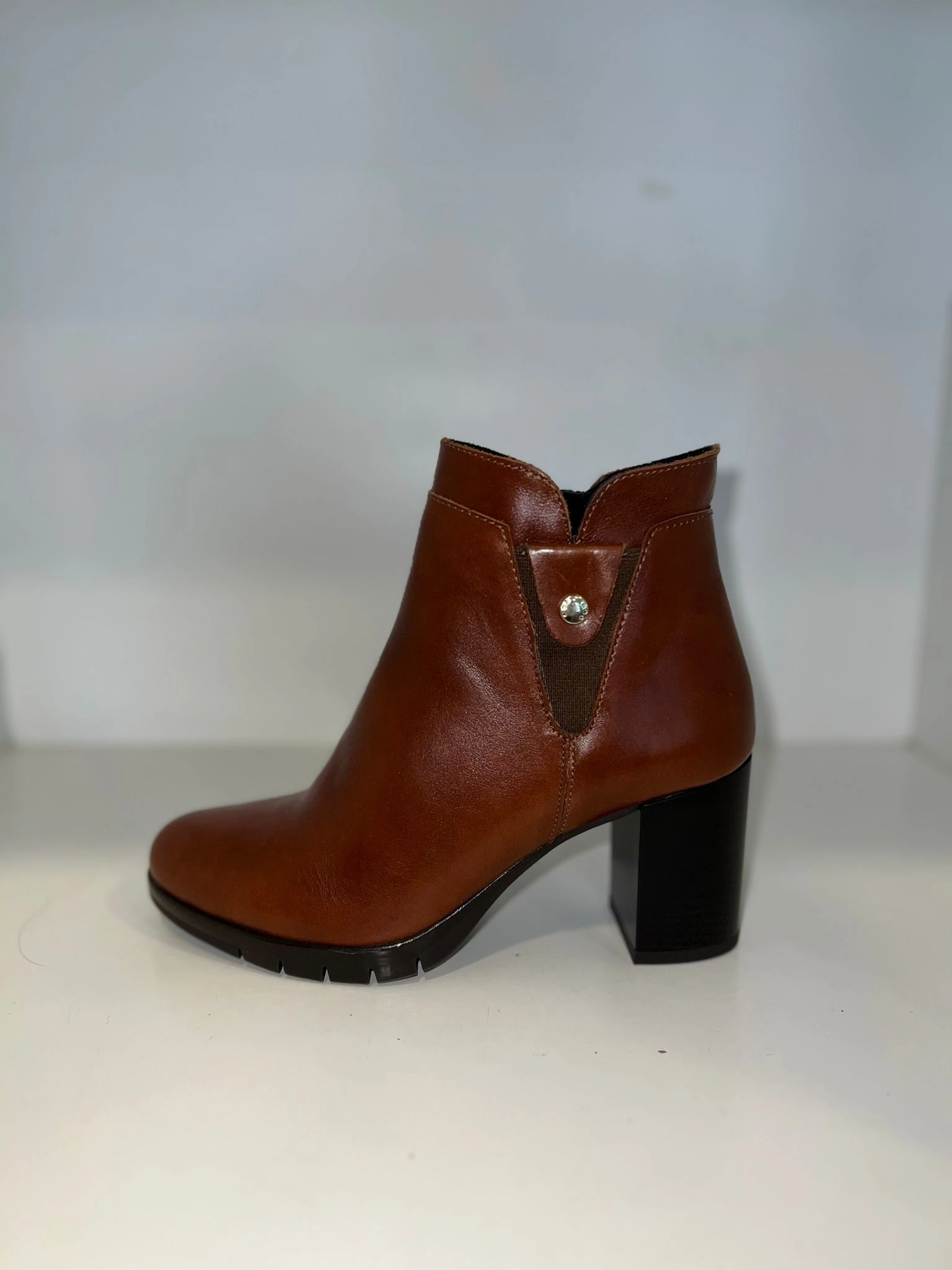 SCARPA DONNA TRONCHETTO CONFORT IN VERA PELLE CINZIA SOFT T.80 COLORE CUOIO art. PQ7365204 001