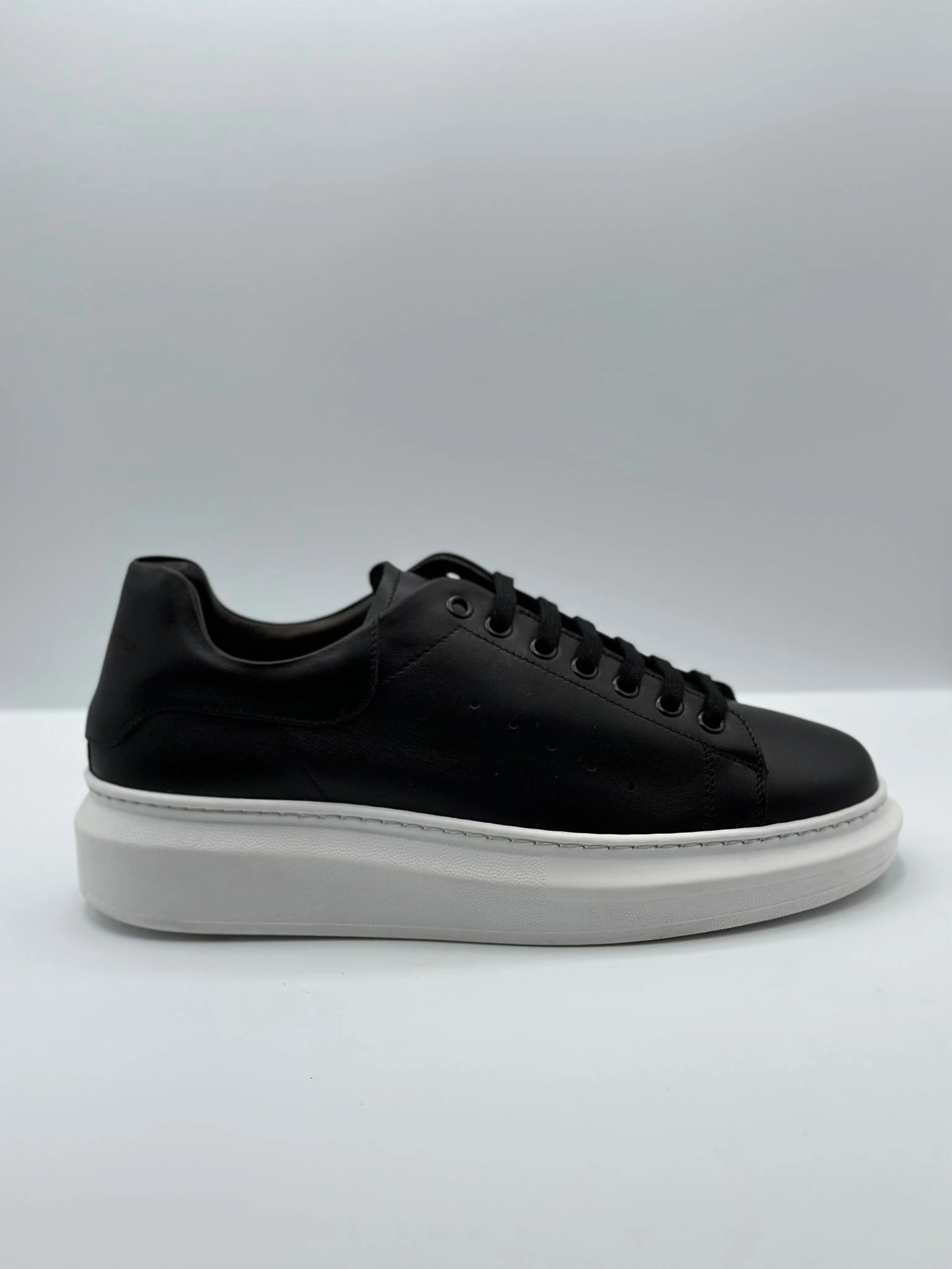 SNEAKERS PEDULLA' UOMO CON SCRITTA REGGINA BIANCA-NERA art.300